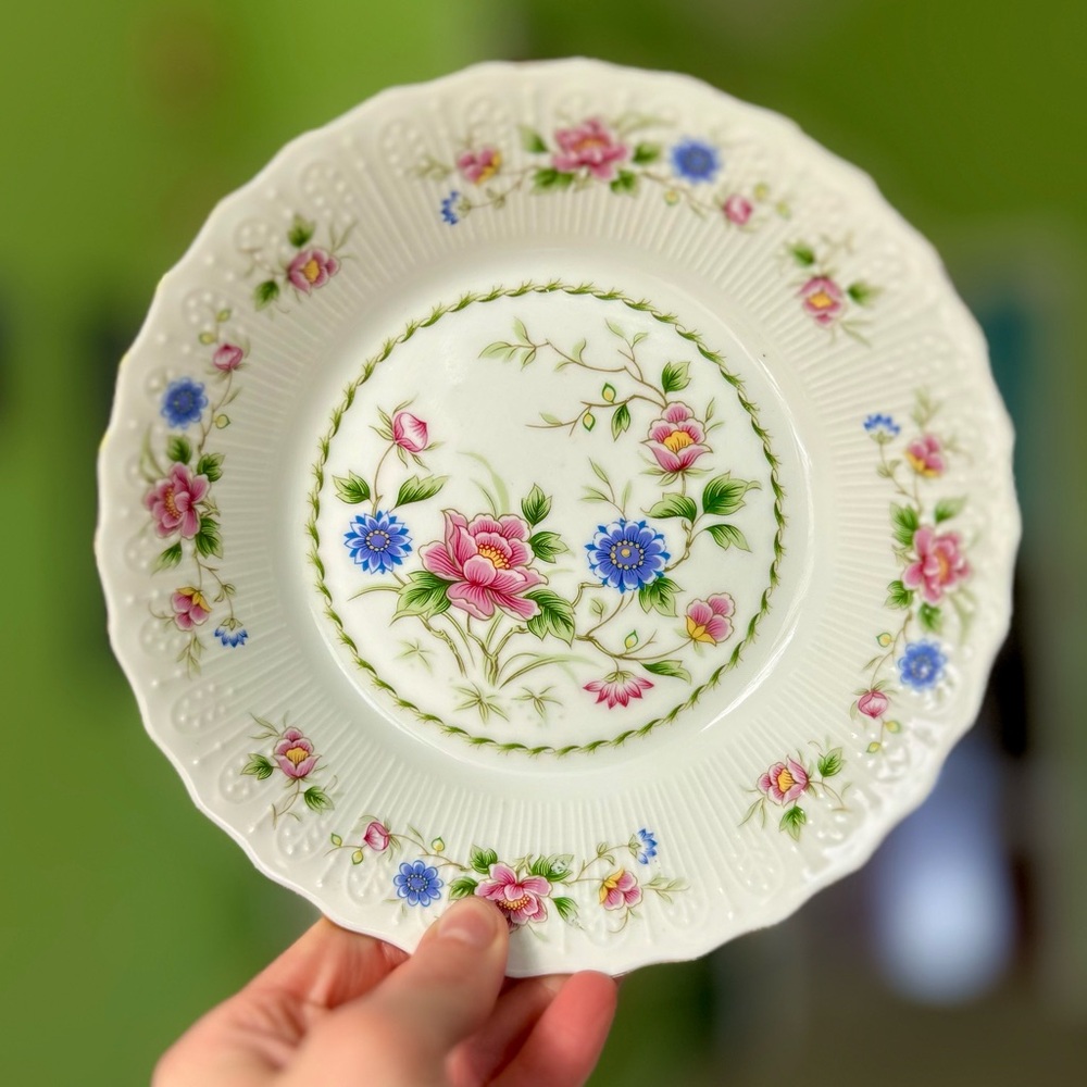 Vintage Vibrant Floral Cottagecore Dainty Spring Night Bone China Bowl Accent - Picture 6 of 6